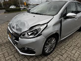 Peugeot 208 1.2 Allure 26.169 KM !! picture 8