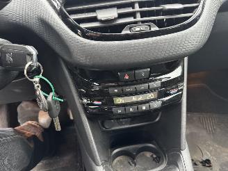 Peugeot 208 1.2 Allure 26.169 KM !! picture 15