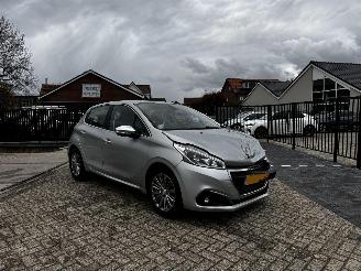 Auto incidentate Peugeot 208 1.2 Allure 26.169 KM !! 2017/1