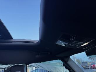 Land Rover Defender 2.0 P400e 110 X-Dynamic picture 32