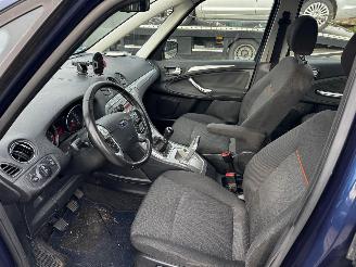 Ford Galaxy 2.0-16V Trend picture 14