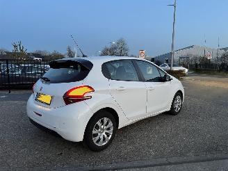 Peugeot 208 1.2 PureTech Blue Lion 150.045 KM !! picture 6
