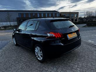 Peugeot 308 1.2 VTi Active picture 6