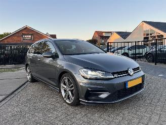 krockskadad bil auto Volkswagen Golf 1.6 TDI Highline Business R 2019/2