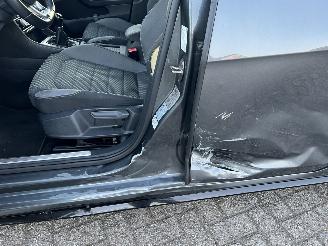 Volkswagen Golf 1.6 TDI Highline Business R picture 16