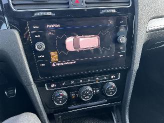 Volkswagen Golf 1.6 TDI Highline Business R picture 25