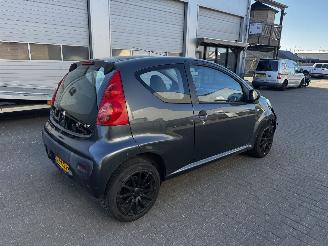 Peugeot 107  picture 6