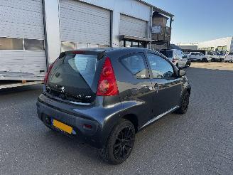 Peugeot 107  picture 7
