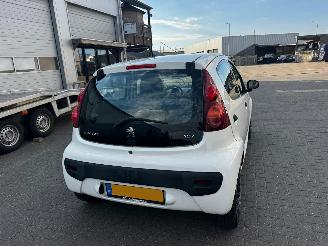 Peugeot 107 1.0 Access Accent Facelift picture 12