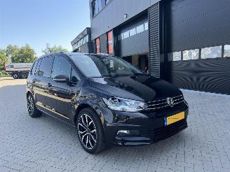 Voiture accidenté Volkswagen Touran 1.5 TSI Comfortline 7p 2018/11