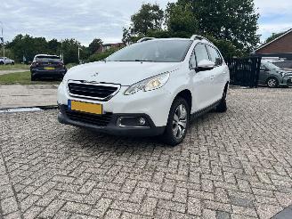 Unfallwagen Peugeot 2008 1.2 PureTech Blue Lion 2016/2