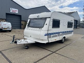 skadebil caravan Hobby  30 2002/7