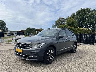 Unfallwagen Volkswagen Tiguan 1.4 TSI eHybrid R-Line Business | 69.649 km!! 2022/12