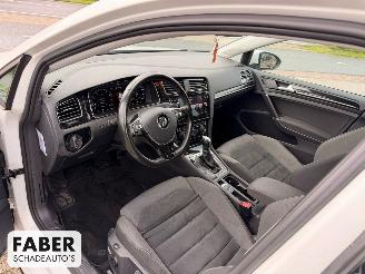 Volkswagen Golf 1.4 TSI Highline Business R picture 15