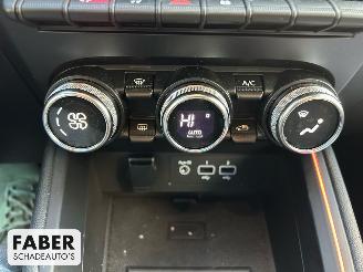 Renault Clio 1.0 TCe Intens | 37.279 km!! picture 19