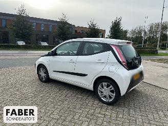 Toyota Aygo 1.0 VVT-i x-play | 14.325 km!! picture 14