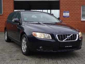 Volvo V-70 2.0D Limited Edition 136pk, Navi, Leer, Climate & Cruise control picture 3