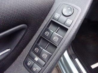 Mercedes A-klasse A 170 Elegance, Airco, Stoelverw., El pakket, Trekhaak picture 16