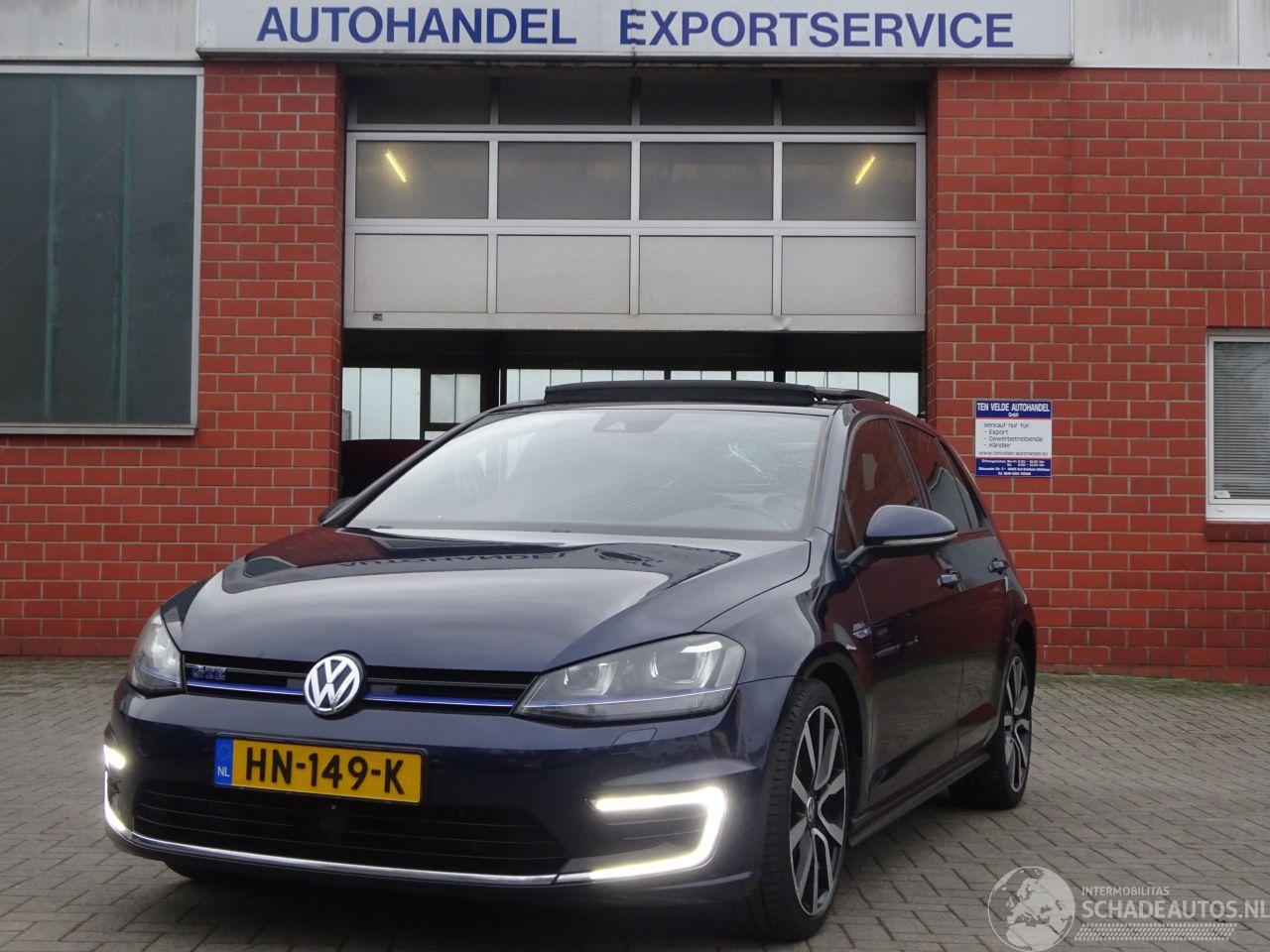 Volkswagen Golf GTE Pug-in Hybride 110kw, Panorama, Lane assist