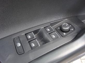 Volkswagen Polo Goal 1.0i 70kw ,DAB+, Navi, Airco, Stoelverw., Lane assist, Adaptive cruise picture 14