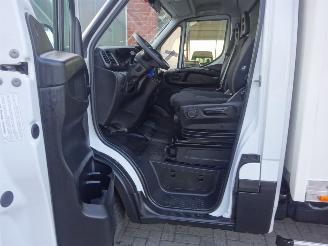 Iveco Daily 35C16 Koffer, Airco, Cruise control, 31.000 km !! picture 12