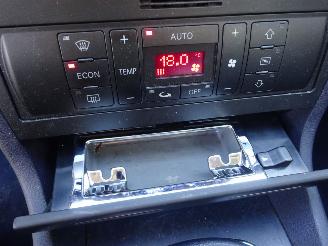 Audi A4 Avant 1.6 Advance 74kw, Navi, Climate & Cruise control, ZEER MOOI !! picture 29