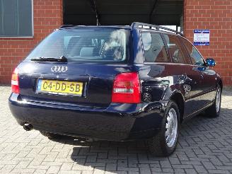 Audi A4 Avant 1.6 Advance 74kw, Navi, Climate & Cruise control, ZEER MOOI !! picture 4