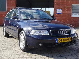 Audi A4 Avant 1.6 Advance 74kw, Navi, Climate & Cruise control, ZEER MOOI !! picture 3