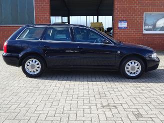 Audi A4 Avant 1.6 Advance 74kw, Navi, Climate & Cruise control, ZEER MOOI !! picture 6