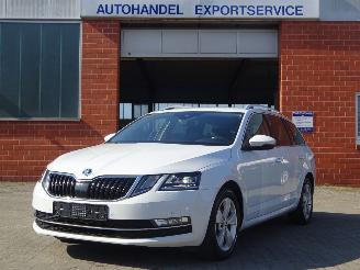 Coche accidentado Skoda Octavia Style 1.6 TDI 85kw, Leder, Navi, Climate & Cruise, DiGi, Trekhaak 2019/4