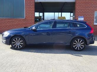 Volvo V-60 V60 Kombi Summum AWD Plug-In Hybride, Leer, Navi, Schuifdak picture 7