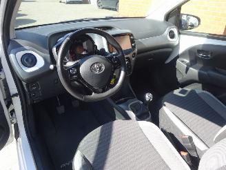 Toyota Aygo X Play 1.0 VVT-i, Airco, Cruise ontrol, MMS, Camera picture 14