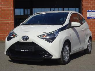 Toyota Aygo X Play 1.0 VVT-i, Airco, Cruise ontrol, MMS, Camera picture 2