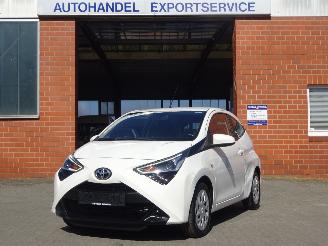 Unfallwagen Toyota Aygo X Play 1.0 VVT-i, Airco, Cruise ontrol, MMS, Camera 2018/1
