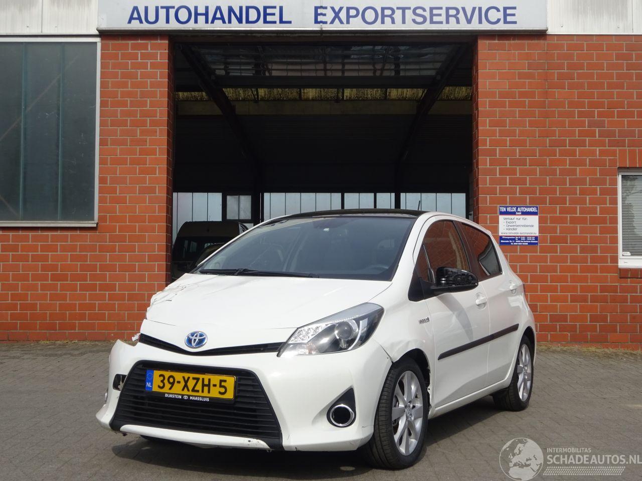 Toyota Yaris 1.5 Full Hybrid Dynamic, Panorama, Leer, Navi, Climare & Cruise