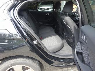 BMW 1-serie 118i Advantage 136pk Automaat, Airco, Navi-MMS, Cruise, Lane assist picture 21