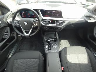 BMW 1-serie 118i Advantage 136pk Automaat, Airco, Navi-MMS, Cruise, Lane assist picture 24