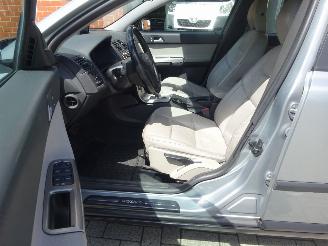 Volvo V-50 Momentum 2.4i Automaat 125kw, Leer, Navi, Cruise, APK picture 11