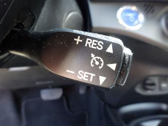 Toyota Yaris 1.5 Hybrid Bi-Tone, Climate & Cruise, Lane assist, Navi picture 15