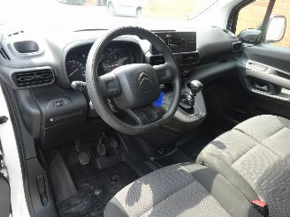 Citroën Berlingo \"Club\" 1.2i 81kw/110pk Euro6, Airco, Cruise, Schuifdeur, 3 zitplaatsen picture 14