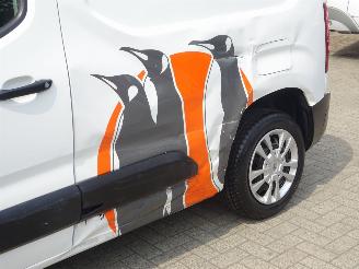 Citroën Berlingo \"Club\" 1.2i 81kw/110pk Euro6, Airco, Cruise, Schuifdeur, 3 zitplaatsen picture 12