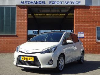 krockskadad bil auto Toyota Yaris Hybrid, Panorama, Leer, Navi, Cruise & Climate control 2012/7