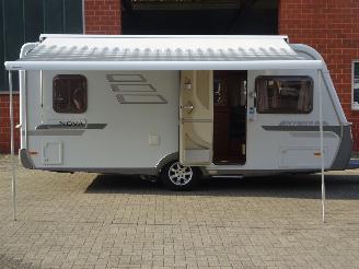 skadebil caravan Hymer  Eriba Nova 465, Mover, Luifel, Toilet, Douche 2006/7