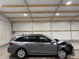 Schadeauto Skoda Octavia 1.5TSI 85kW MHEV Business Edition 2024/10
