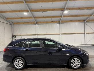 damaged passenger cars Opel Astra ST 1.0 77kW Automaat Online Edition 2017/5