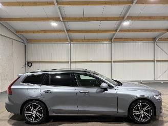 Schadeauto Volvo V-60 2.0B3 120kW Automaat Momentum Advantage 2020/10