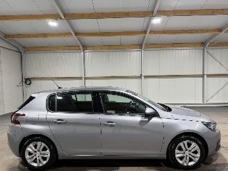 Schadeauto Peugeot 308 1.2 PureTech 81kW Blue Lease Active 2020/10