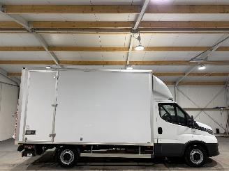 Schade bestelwagen Iveco Daily 2.3 35S16 115kW Automaat Airco Bakwagen 2021/7