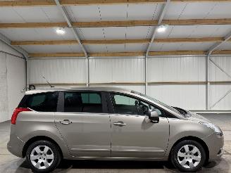 damaged passenger cars Peugeot 5008 1.6VTi 88kW Blue Lease Clima 2011/8