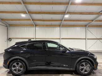 Schadeauto Ford Mustang Mach-e 75kWh RWD 198kW 2021/12